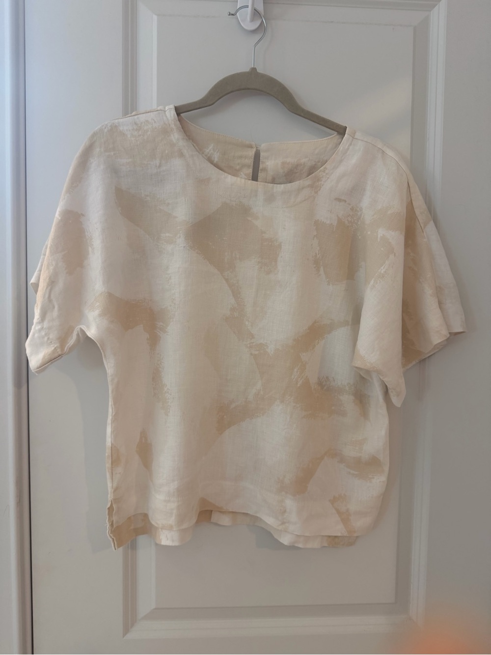 Women’s Short Sleeve Crewneck cropped Linen Top in Beige Wash